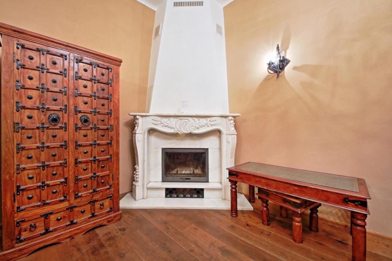 Rose Antique Apartment Praga Exterior foto